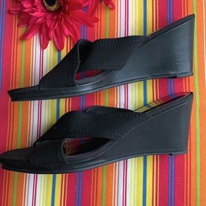 Etienne Aigner Lisa Slide Sandal Size 7.5